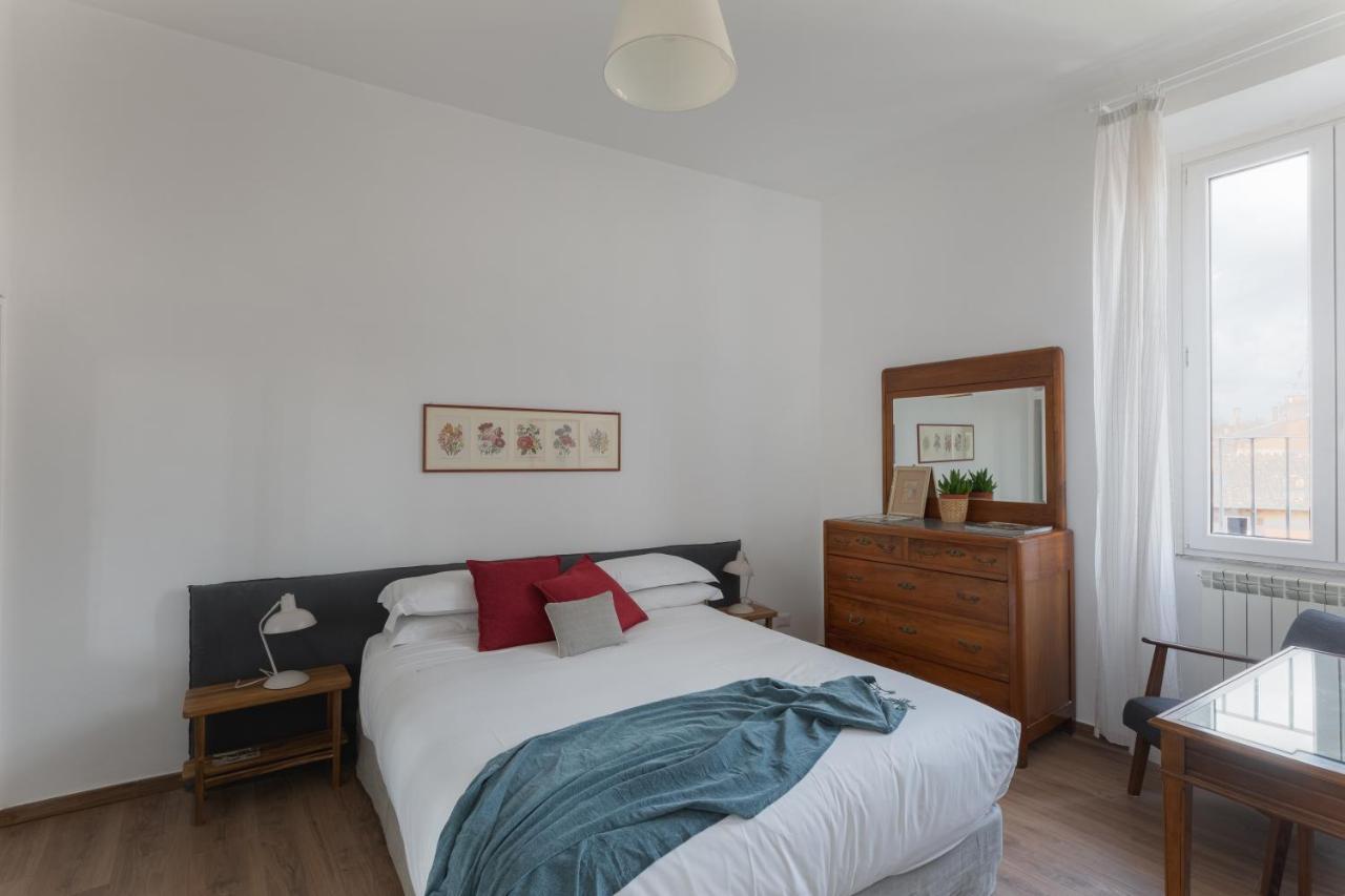 Amazing Penthouse With Terrace And Rooftop In Trastevere Рим Екстер'єр фото