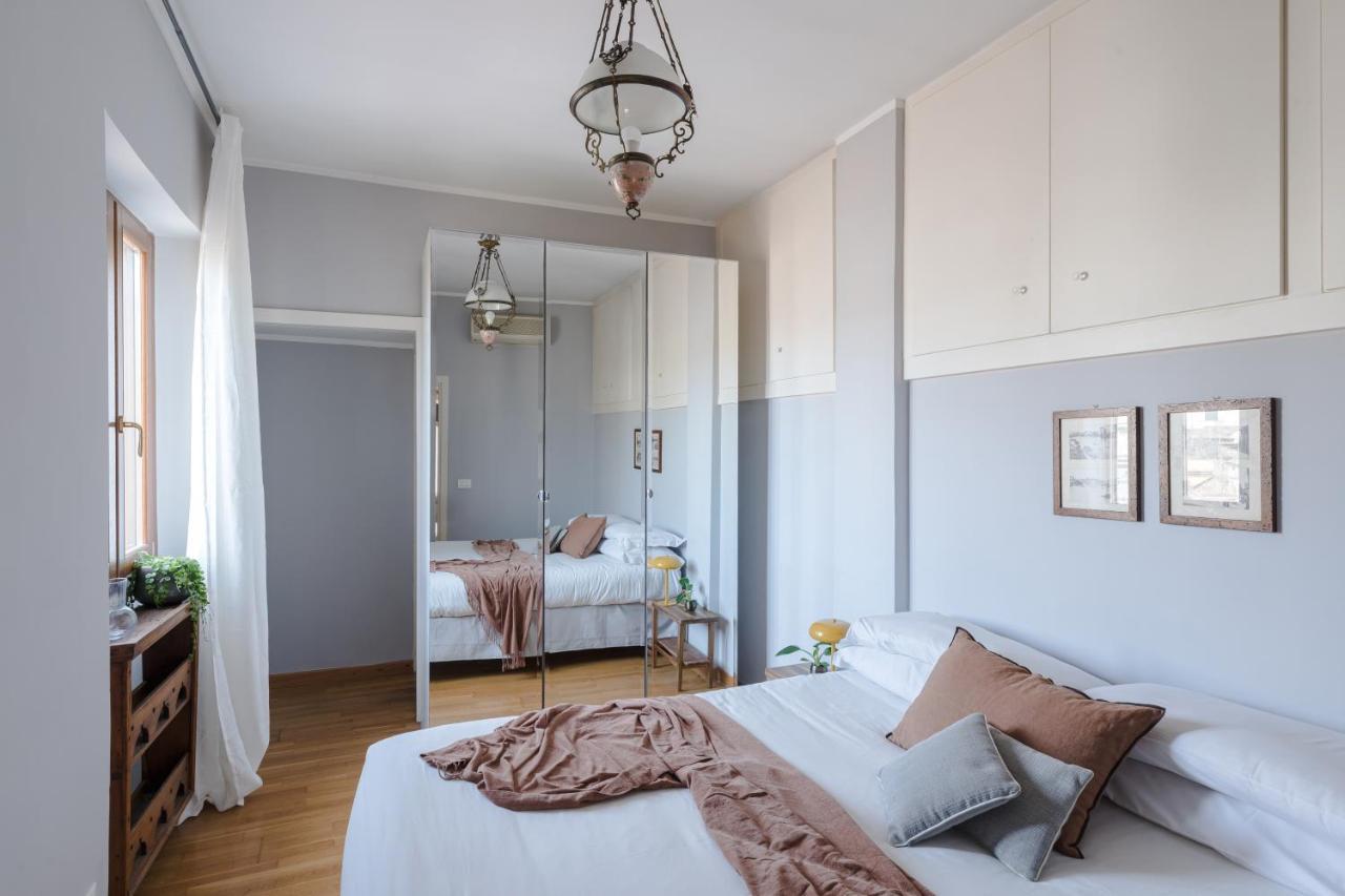 Amazing Penthouse With Terrace And Rooftop In Trastevere Рим Екстер'єр фото